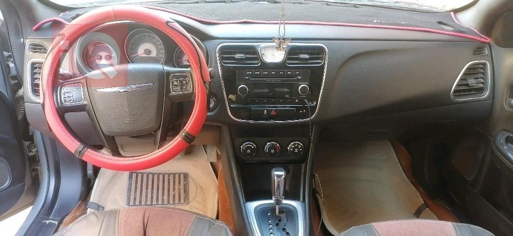 کرایسلەر 200